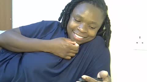 holy_ebony online show from May 2, 12:58 am