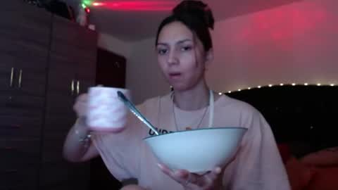 holy_julii online show from July 22, 3:51 am