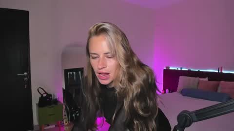 Kira Purrr online show from February 6, 2:55 am