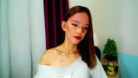 holy_maxine online show from January 14, 9:36 am