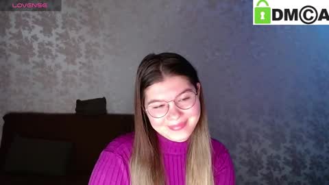 Welcome guys  Pleasure to see you all here  My name is MichaelaTip menu is active Private is open  online show from March 4, 5:32 am