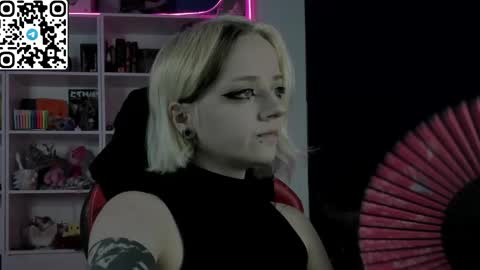 holy_mistresss online show from May 2, 8:28 am