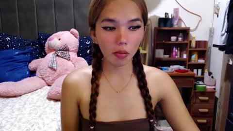 MOLLY online show from March 16, 1:59 pm