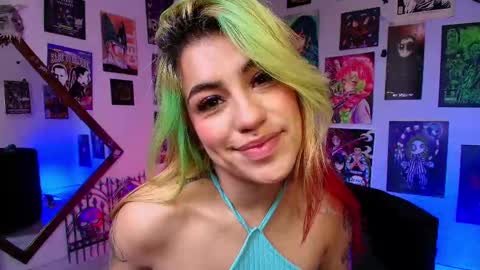 Snapshot of holyeva chatting on February 9, 3:01 pm online show from February 9, 3:01 pm