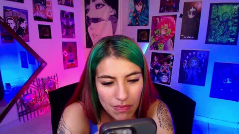 Snapshot of holyeva chatting on January 31, 10:10 pm online show from January 31, 10:10 pm