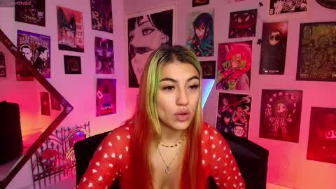 Snapshot of holyeva chatting on February 16, 10:54 pm online show from February 16, 10:54 pm