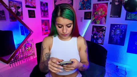 Snapshot of holyeva chatting on February 1, 11:48 pm online show from February 1, 11:48 pm