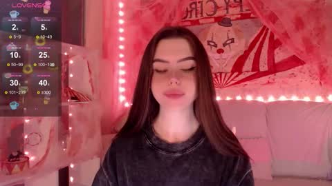 Mia online show from October 25, 3:58 am