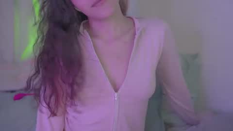 honeeeey_ online show from August 7, 11:56 pm