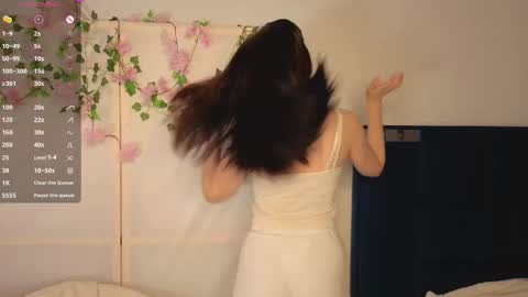 May online show from November 27, 8:45 pm