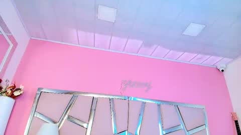 Snapshot of honeeymoonn chatting on September 12, 3:41 pm honeeymoonn online show from September 12, 3:41 pm