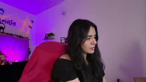   online show from October 7, 3:27 pm