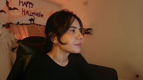   online show from October 16, 3:03 pm