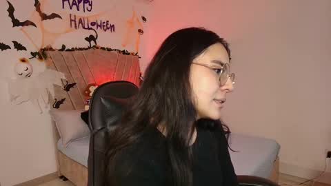   online show from October 9, 3:49 pm