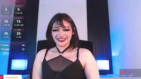 Snapshot of honey_dark chatting on October 11, 5:45 am Honney online show from October 11, 5:45 am