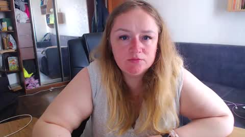 HoneydewMolly online show from April 1, 11:11 am
