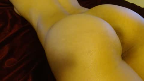 honeygoldenbaddie24 online show from November 8, 9:42 pm