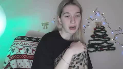 honeyveil online show from January 9, 11:58 am