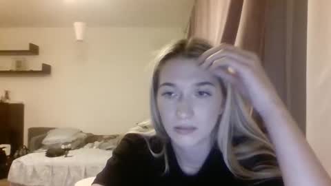 honeyveil online show from November 10, 6:58 pm