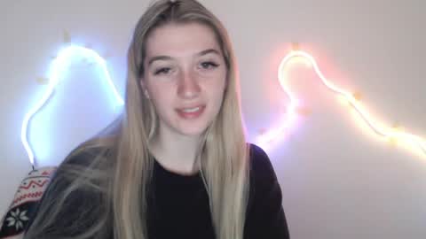 honeyveil online show from May 9, 11:34 am