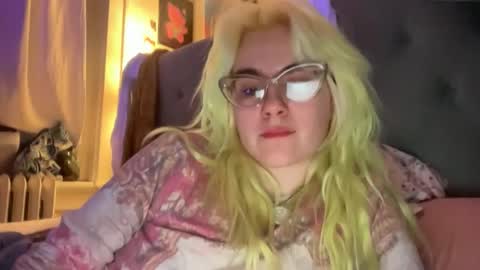 Emi Rose online show from March 13, 4:14 am