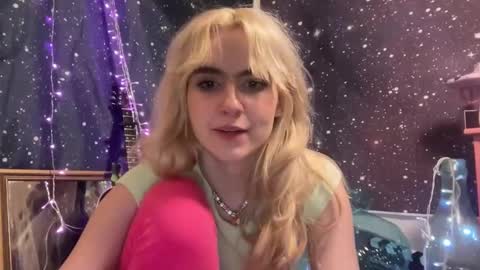 Emi Rose online show from February 2, 4:59 am