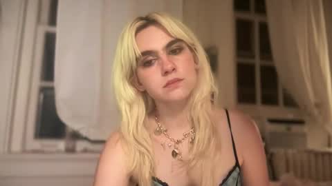 Emi Rose online show from September 17, 7:28 am