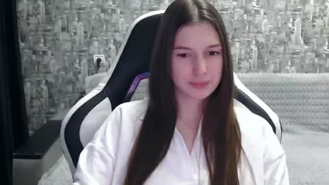 Snapshot of honeyynancyy chatting on February 6, 10:25 am Nancy online show from February 6, 10:25 am