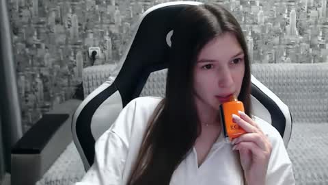 Snapshot of honeyynancyy chatting on February 19, 2:12 pm Nancy online show from February 19, 2:12 pm