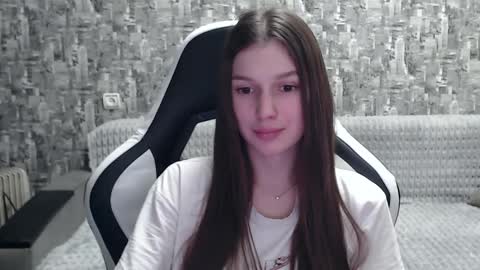 Snapshot of honeyynancyy chatting on January 8, 5:15 pm Nancy online show from January 8, 5:15 pm