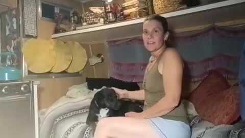 hoodoou online show from December 14, 1:44 am