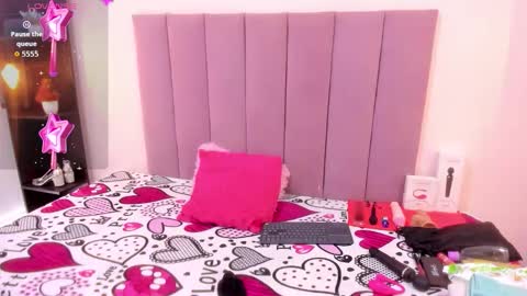 holly online show from November 19, 8:42 pm