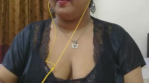 Snapshot of horneydesibabe chatting on October 11, 8:55 pm horneydesibabe online show from October 11, 8:55 pm