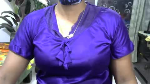 Snapshot of horneydesibaby chatting on February 24, 5:53 pm horneydesibaby online show from February 24, 5:53 pm