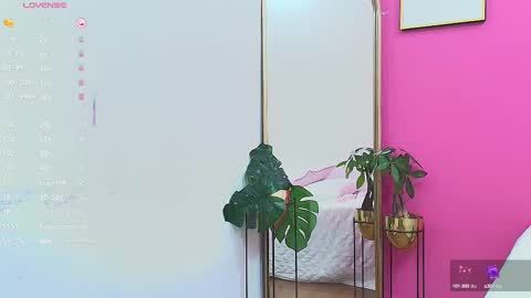 Khloe  online show from March 3, 12:53 pm