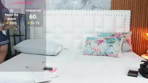 Khloe  online show from June 28, 12:23 pm