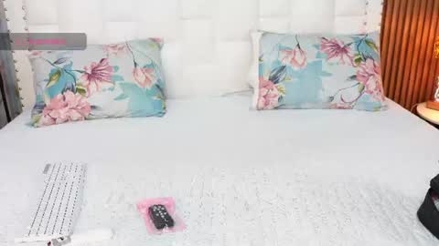 Khloe  online show from June 21, 12:20 pm
