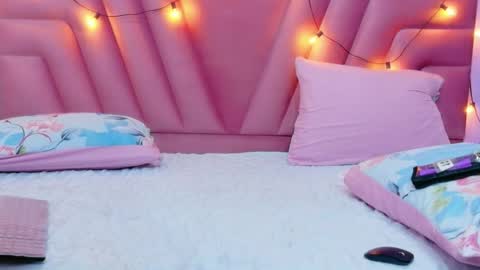 Khloe  online show from February 20, 12:50 pm