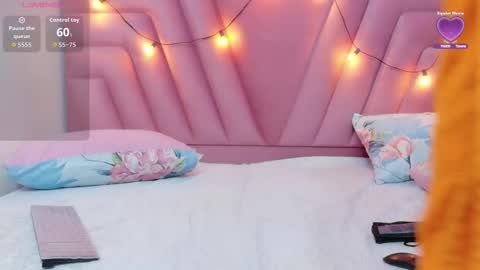 Khloe  online show from March 4, 12:12 pm