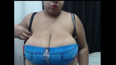Snapshot of hornyboobs18 chatting on October 19, 7:21 am karen online show from October 19, 7:21 am