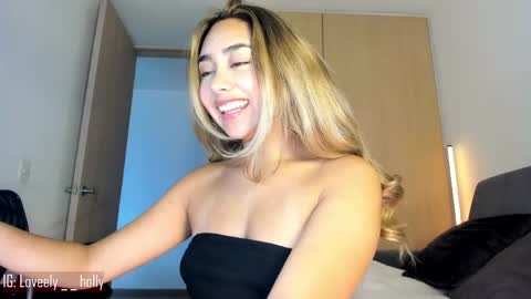 Holly  online show from May 3, 10:24 pm