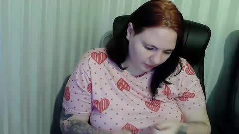 hot2panthers online show from November 30, 11:47 am