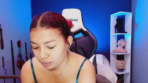 hot chocolate 4u online show from December 18, 12:32 pm