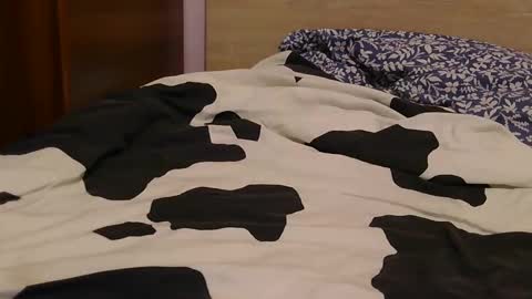 Hot Couple online show from January 19, 7:37 pm