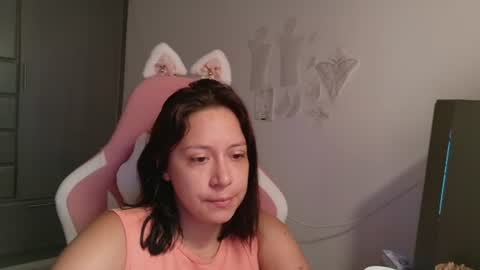 Mia online show from August 5, 3:40 pm