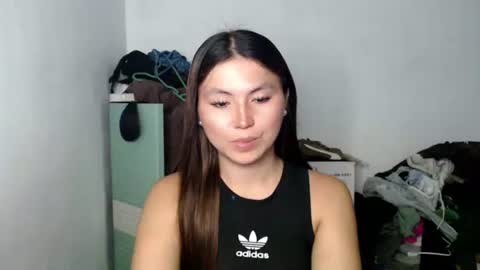 Nikki  online show from May 3, 6:33 pm