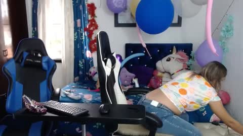 Snapshot of hot_sexy_bunny chatting on January 25, 12:30 pm hot sexy bunny online show from January 25, 12:30 pm