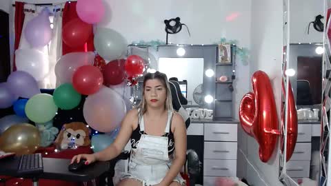 Snapshot of hot_sexy_bunny chatting on February 8, 12:39 pm hot sexy bunny online show from February 8, 12:39 pm