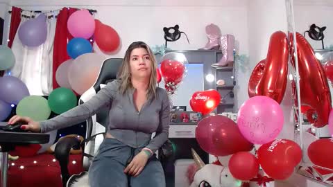 Snapshot of hot_sexy_bunny chatting on February 18, 12:39 pm hot sexy bunny online show from February 18, 12:39 pm