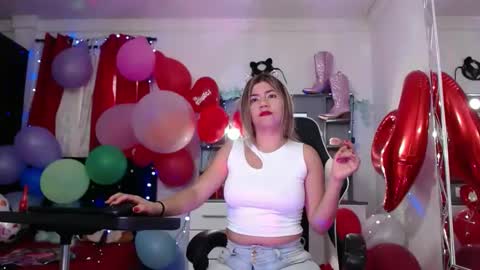 Snapshot of hot_sexy_bunny chatting on February 12, 12:44 pm hot sexy bunny online show from February 12, 12:44 pm